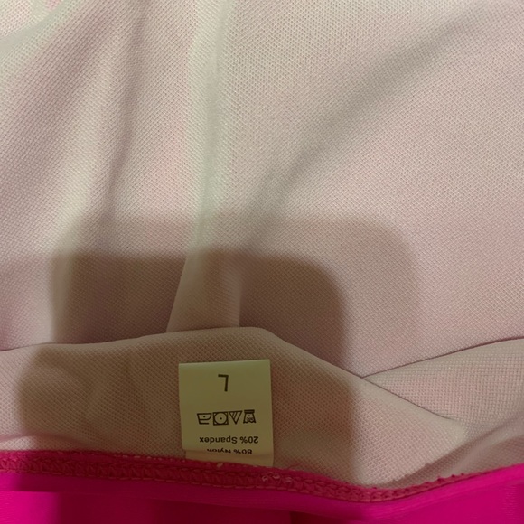 One Piece Swimsuit  in Hot Pink Size Large ✨ New without Tags ✨ - Picture 4 of 4